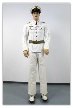 Officier de la Kriegsmarine  en tenue blanche