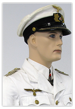 Officier de la Kriegsmarine en tenue blanche