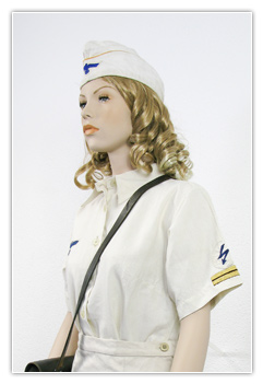 Personnel feminin de la Kriegsmarine en tenue d'été (Marinehelferin)