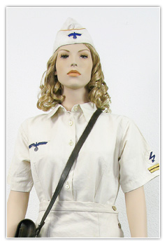 Personnel feminin de la Kriegsmarine en tenue d'été (Marinehelferin)