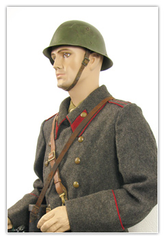 Officier cadet en manteau