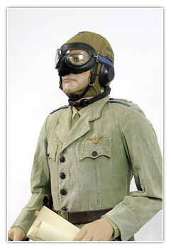 Pilote capitaine en tenue de vol