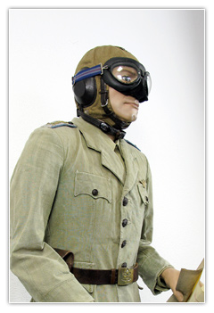 Pilote capitaine en tenue de vol