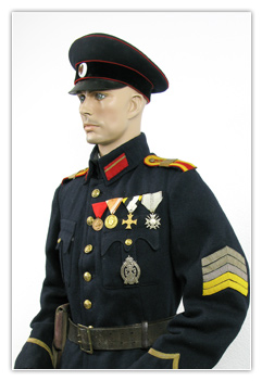 Sergent chef infanterie en tenue de service