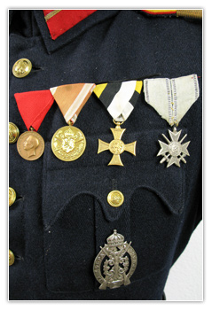Sergent chef infanterie en tenue de service