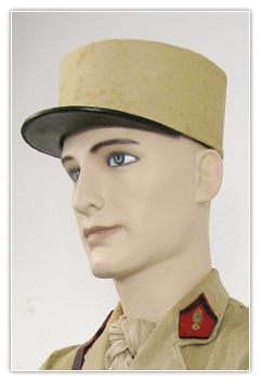 Lieutenant artillerie en tenue coloniale