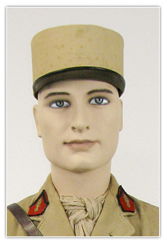 Lieutenant artillerie en tenue coloniale