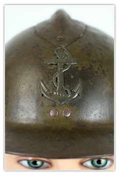 Lieutenant tirailleurs coloniaux avec casque