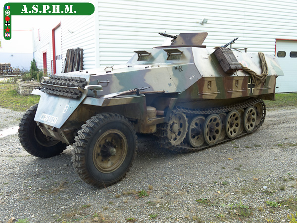 SdKfz 251 Sonderkraftfahrzeug / OT-810 